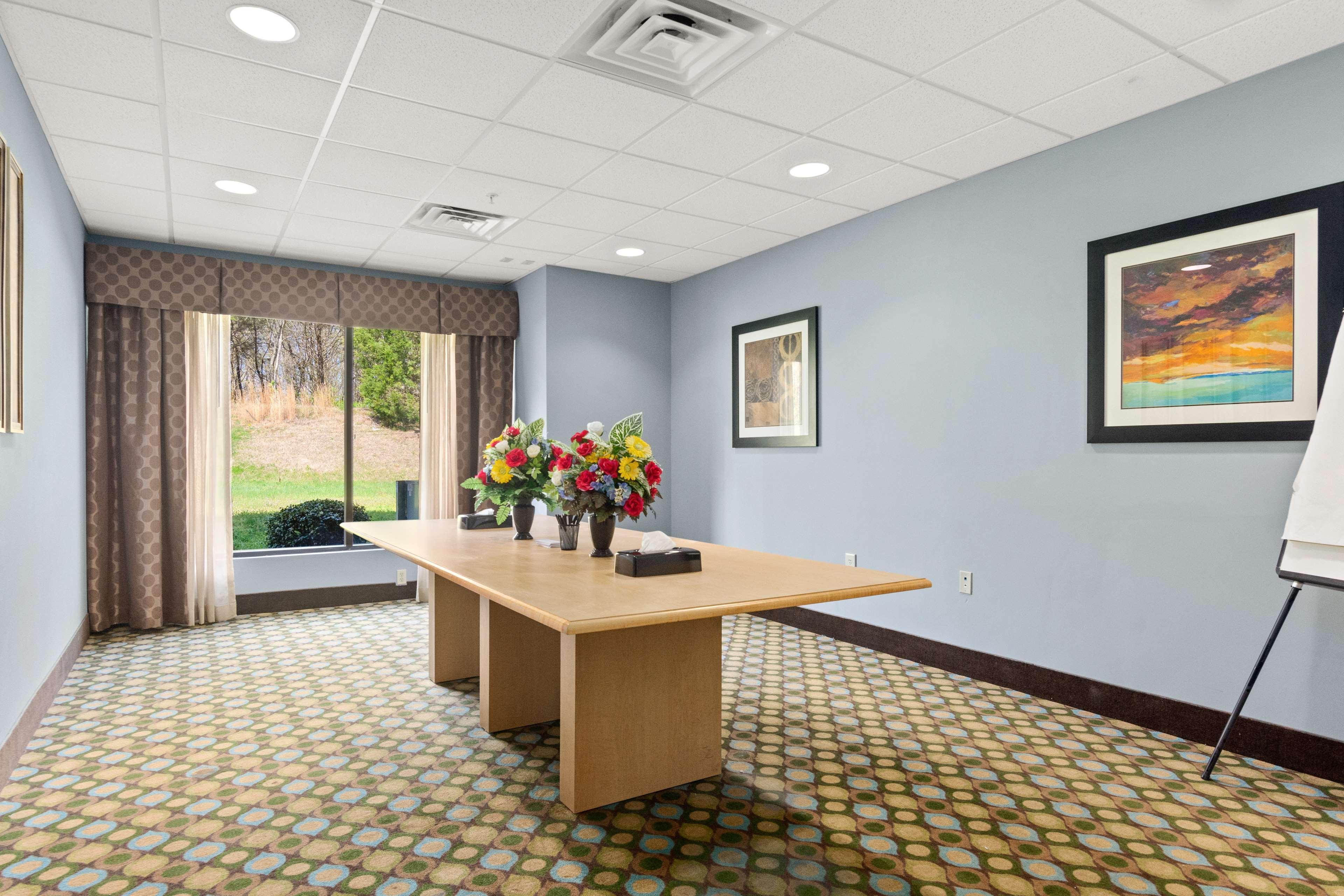 Surestay Plus Hotel By Best Western Portland Route 52 West エクステリア 写真